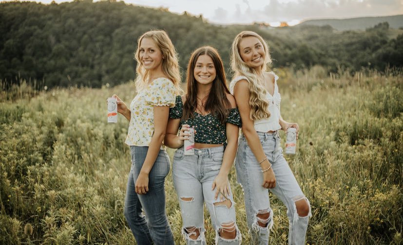 it’s ur bday today, break it down sister. you’re the most amazing ever 🥳🤩🥰😘👏🏼✨ <a href="/collier_kyliee/">kylie collier</a>