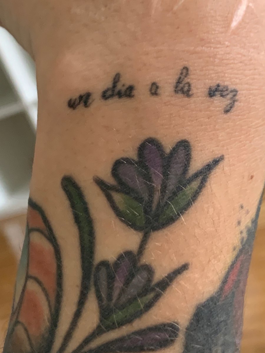 cq95mj's tweet photo. “Horrores” ortográficos Pt. 2 
Y si, la foto del tatuaje día sin tilde es mío 😳🙄😂 por suerte ese error se corrige fácilmente https://t.co/7gcIbVZ3uv