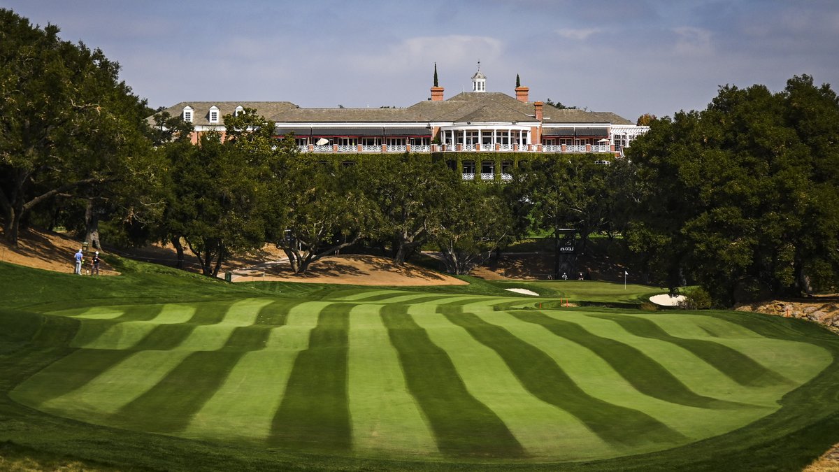 PGATOUR's tweet photo. Sherwood Country Club striping appreciation post. 😍 https://t.co/Oh0OQIybQg