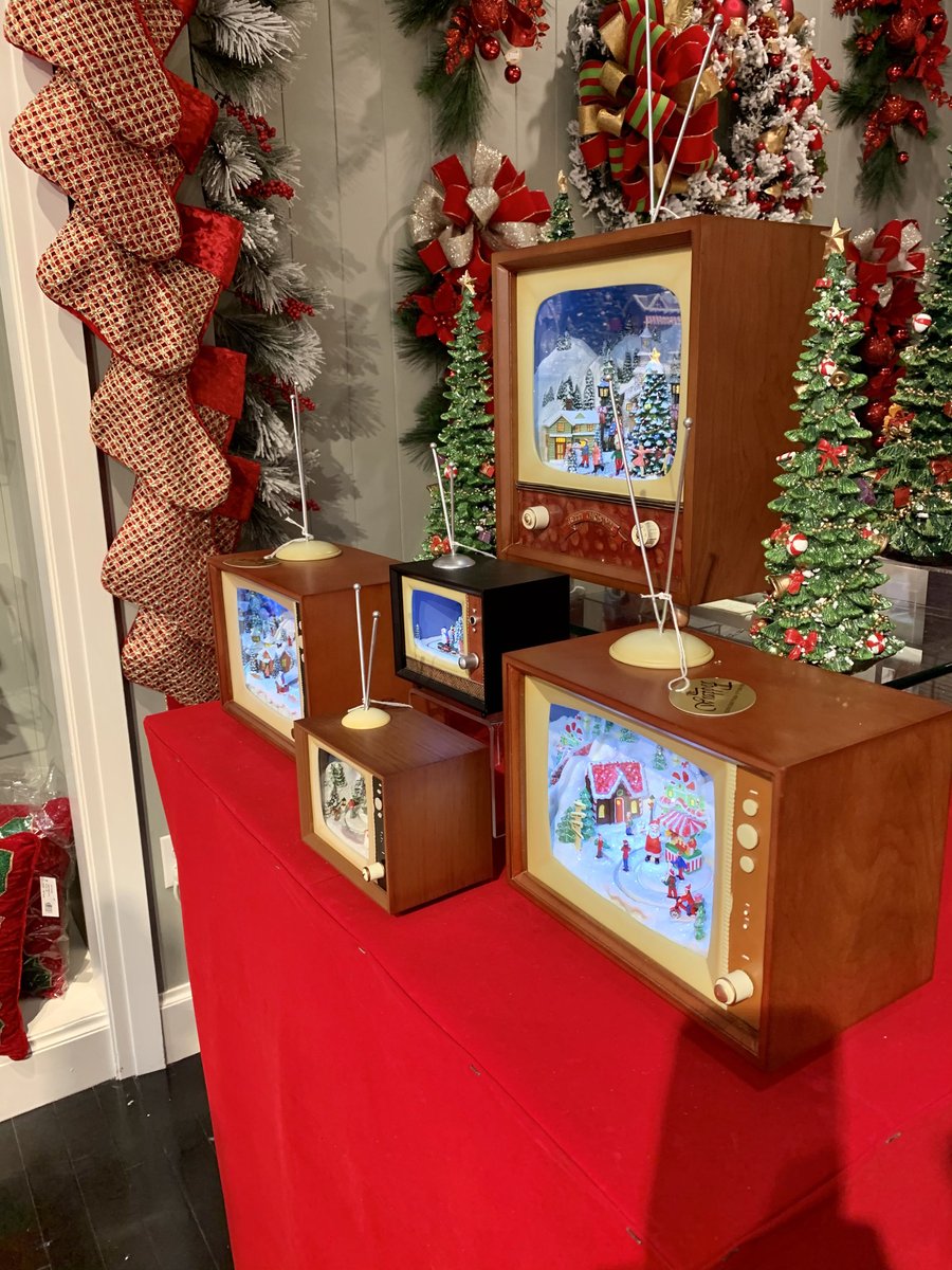 TheWrappergifts's tweet photo. Step back in time for a nostalgic Christmas at The Wrapper.
#christmas #nostalgia #retro #midcenturymodern #mcm #thewrappergifts #thewrapper #gifts #southcoastplaza #costamesa https://t.co/qNBhqrxlHJ