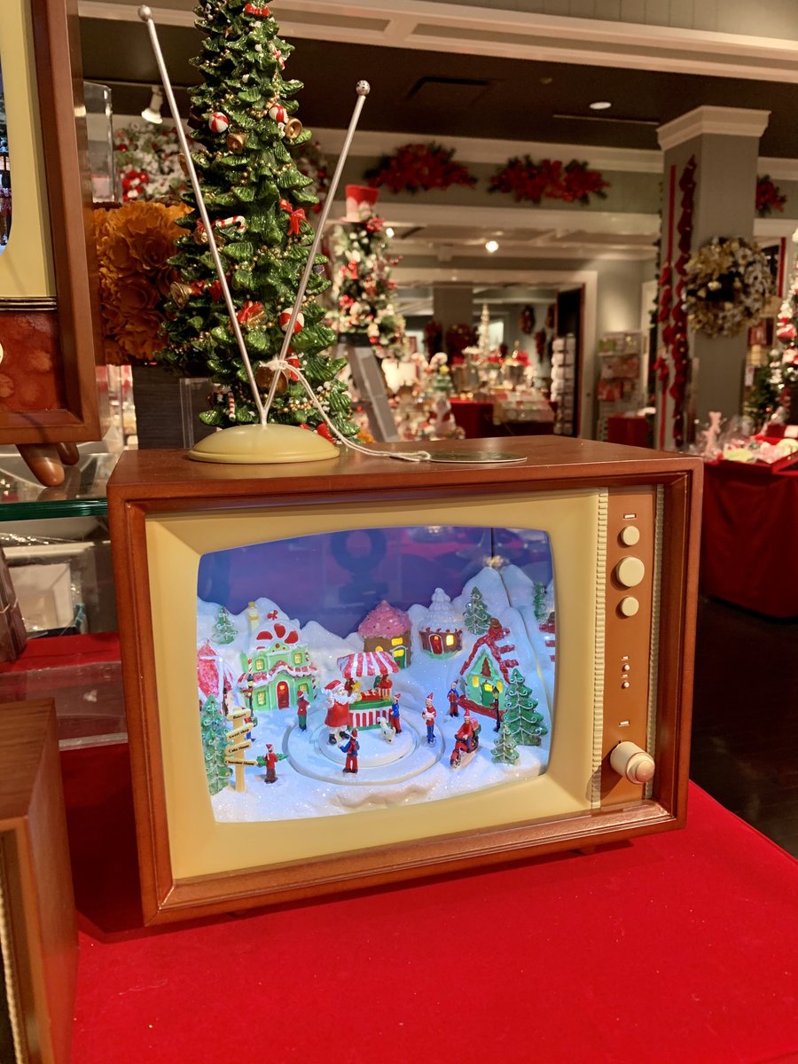 TheWrappergifts's tweet photo. Step back in time for a nostalgic Christmas at The Wrapper.
#christmas #nostalgia #retro #midcenturymodern #mcm #thewrappergifts #thewrapper #gifts #southcoastplaza #costamesa https://t.co/qNBhqrxlHJ
