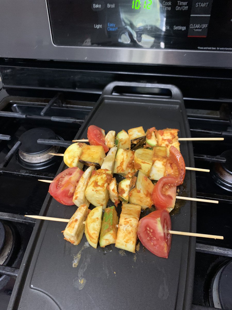 hubbard4te's tweet photo. Thanks @mastercard , @APSBoydES  amazing opportunityVirtual cooking class with @chefJJ, @dozier73 https://t.co/127qy0sTal