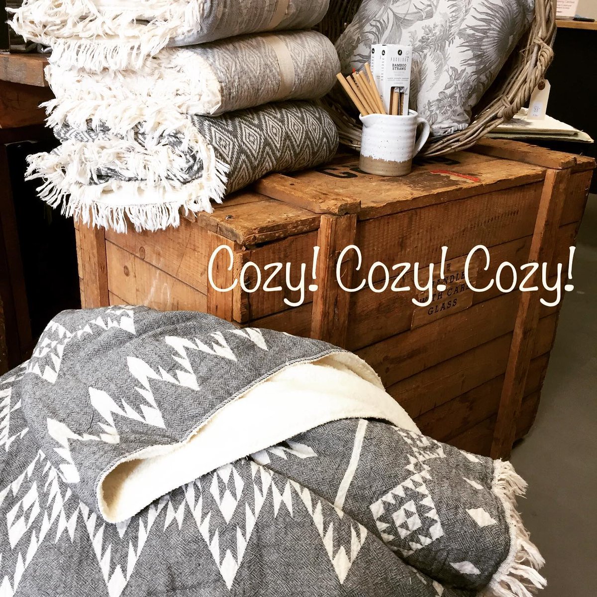 DTPenticton's tweet photo. ๐๐Reposted from Lanyon Home
Fleece blankets are back in stock! 100% cuddly cotton. #fleeceblanket #pokoloko #shoplocalpenticton #visitpenticton #downtownpenticton #cozy https://t.co/Z2sfT9FZQx