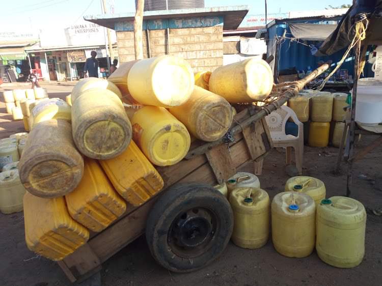 Nasikia karibu wiki mbili Tana county headquarter hakuna MAJI! Nimesikia pesa ikikuja watu wanajilipa maclaims kubwa kubwa &amp; unrealistic allowances ndo wanashindwa kulipa bill ya stima. Shida ya maji itaisha lini 004? <a href="/SadearH/">Shujaa_Sadia Hussein (HSC)</a> <a href="/xambarsade/">Dahir HRD Tana</a> <a href="/tanassembly/">County Assembly Of Tana River</a>
<a href="/TanaTimes/">TANA NEWS</a> <a href="/HonHusseinTana/">Hussein Dara Mohamed</a>