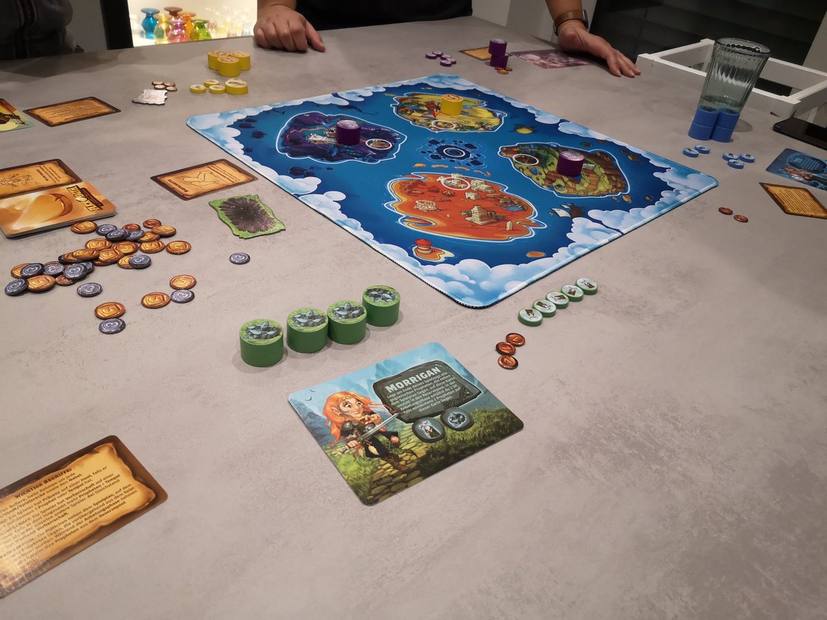 Karo22121's tweet photo. Lange war es still... Doch jetzt sind wir endlich umgezogen und hatten pünktlich zur #SPIELdigital wieder Zeit zum Zocken!
Mit dem besten Mann @Gouvi78
#wirsindzurück #endlichwiederspielen #SPIEL20
#flickoffaith #crazycoconut #killdrlucky https://t.co/BBrD2OBk0U