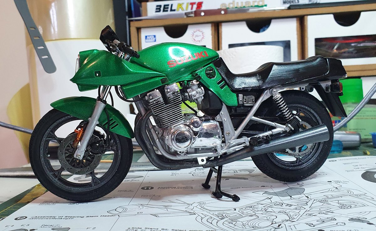 UkAndys's tweet photo. Just finished the 1/12 @TamiyaUK Suzuki GSX1100S Katana. Didn't follow any paint schemes, just used up some paint I had left in rattle cans. Pretty pleased with the outcome #tamiya #scalemodelling https://t.co/YA0JCCTLNz