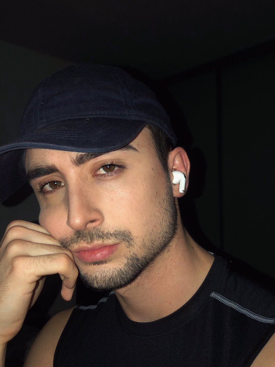 remi_merzoug's tweet photo. Close up 👁👄👁 https://t.co/gJ9Y0rWaLc