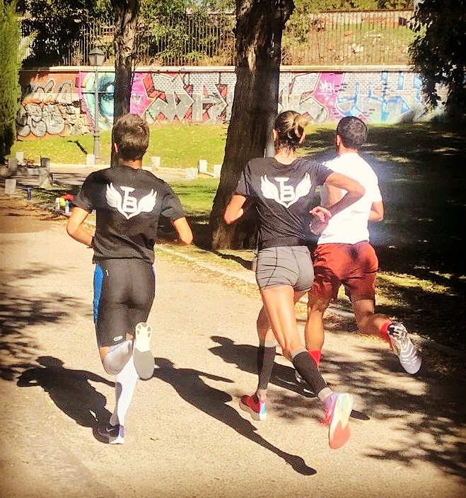 En una constante montaña rusa de sensaciones, emociones y energías🎢
Así es el entrenamiento de maratón🏃‍♀️ Constantemente poniéndote a prueba. 
Gracias a los q me rodean voy manteniendo el equilibrio necesario 😅
Hoy tirada de 33km y mañana a seguir. No hay otro camino😬🙃🥴💪😅