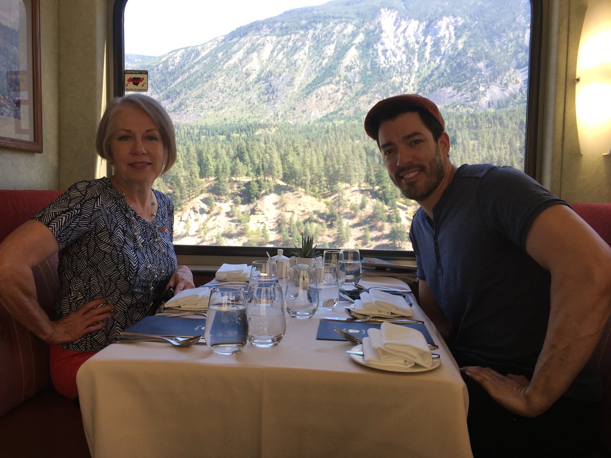 Drew Scott tweet media