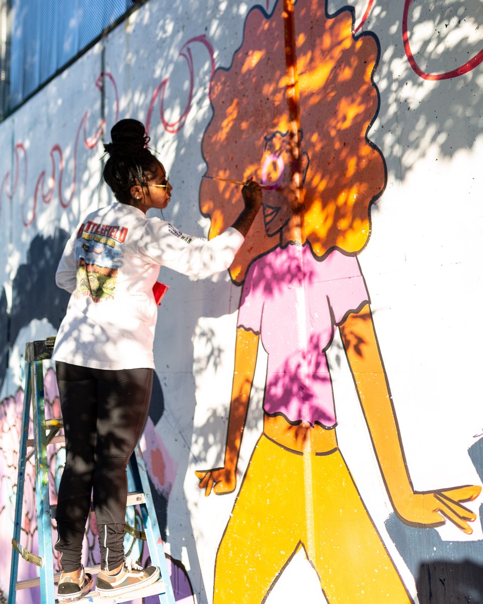 dcwallsfestival's tweet photo. Huge thanks to @jbgsmith for supporting #PowWowDC β¨
π¨: @TRAPBOB
π·: @reallyfarrah https://t.co/OUnNfDHLgo