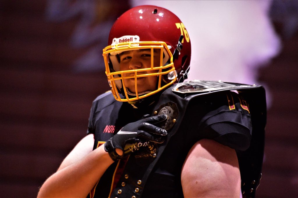 ReddanTanner's tweet photo. Blessed to say I have received an offer to play football at Northern State University! Huge thanks to @NSUCoachSchmidt, @jakeiery42 and @NSUWolves_FB staff for the opportunity! @GoValorFootball https://t.co/vwxk4CkqiH