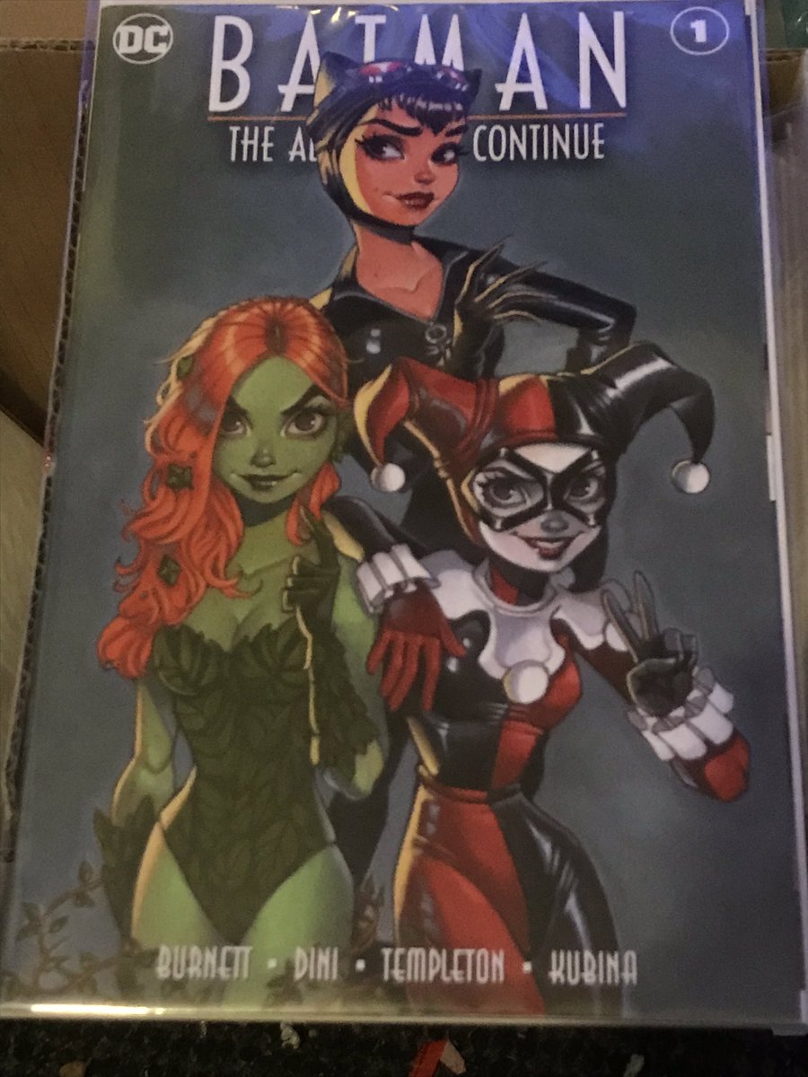 StetheH's tweet photo. Adore this cover by @Chrissie_Zullo   Such a talented young lady. Cannot wait for more. Especially a She-Hulk one 💙💙. #batmanadventurecontinues #batman #catwoman #PoisonIvy #harleyquinn #stetheh #exclusive #dccomics https://t.co/RXXJytKX6o