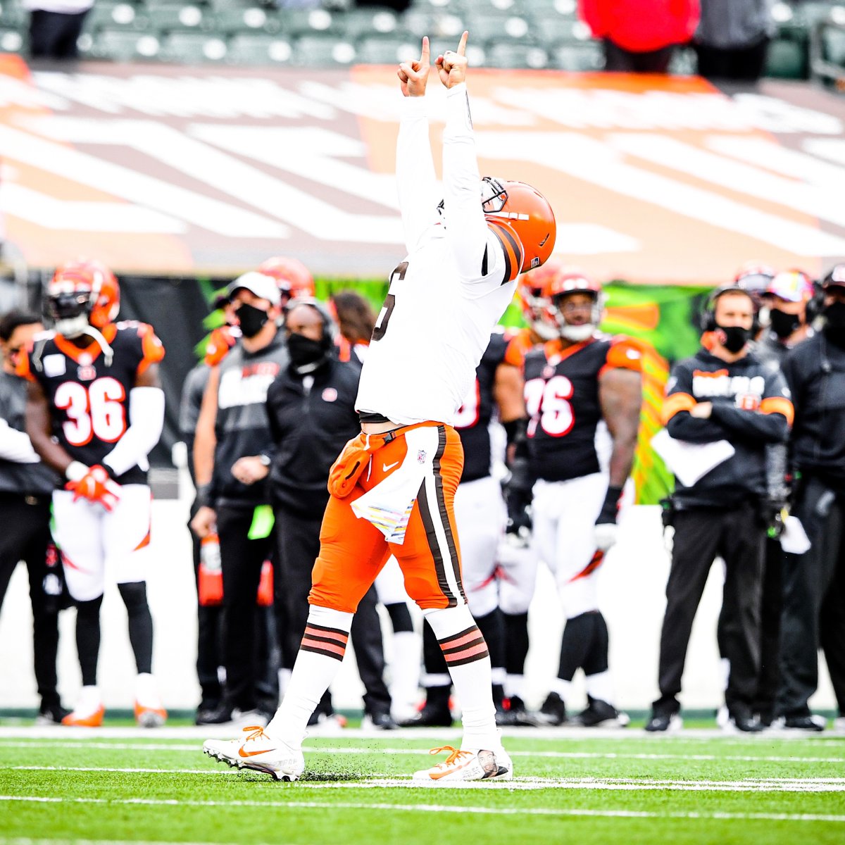 Browns's tweet photo. 21 consecutive passes.

@bakermayfield has set a new Browns record! https://t.co/6yowGfyn5k