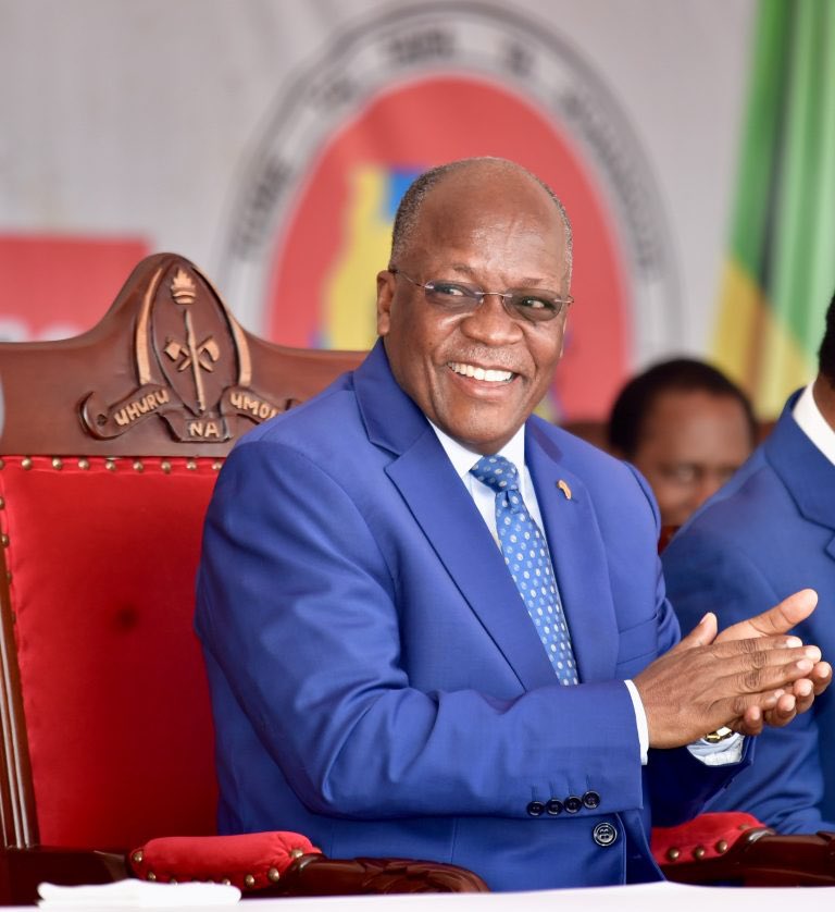 ClubMagufuli's tweet photo. โWatanzania tunakupenda Raisi Magufuli, tarehe 28โข10โข2020 tutakupa #UshindiWaKishindo!โ https://t.co/eAfhZkf8To