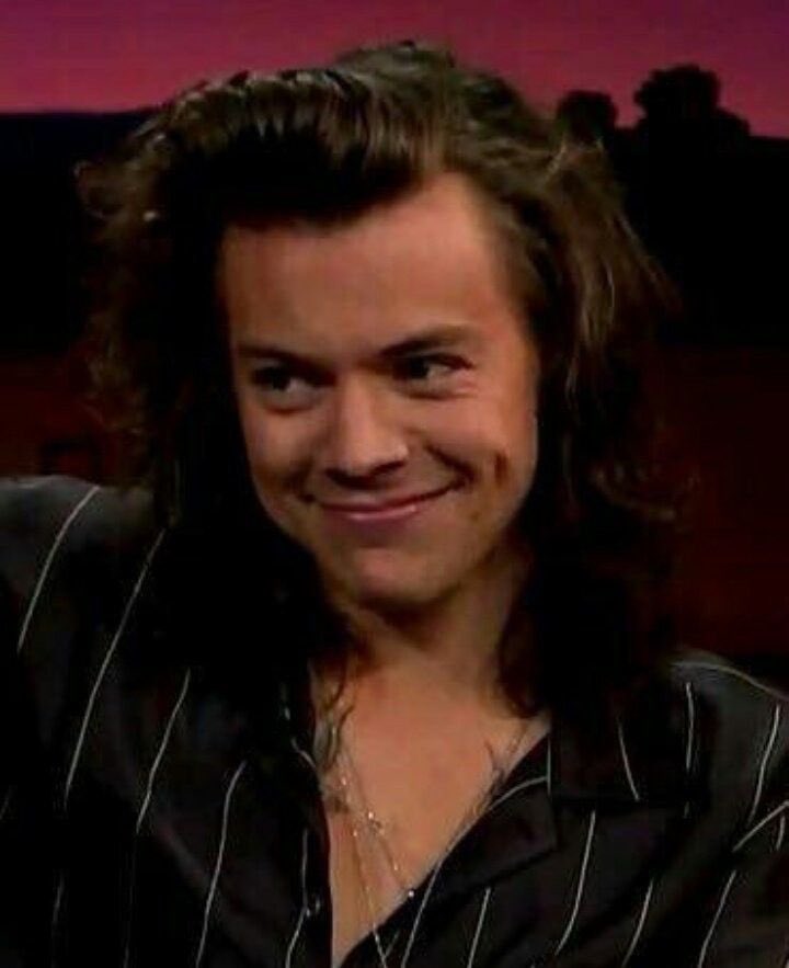 GUCCI_GHOSTS's tweet photo. me @ Harry right now bc he purposefully didn’t say what time bc he loves chaos https://t.co/b2gQy0PFMs