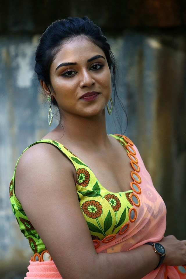 universalthamil's tweet photo. #indhujaravichandran #Indhuja @Indhujatrend @universalthamil #lka #SriLanka
#ut #universaltamil #utgallery
for more pics click - https://t.co/WIQY8IpDag https://t.co/4XUYeXyXhd