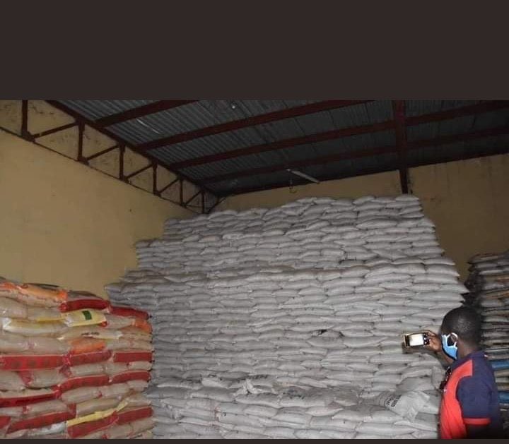 _serinet's tweet image. Taraba government begin distribution of COVID 19 palliatives 
📸: @OloriSupergal 

#basedonwhat #vipvendor