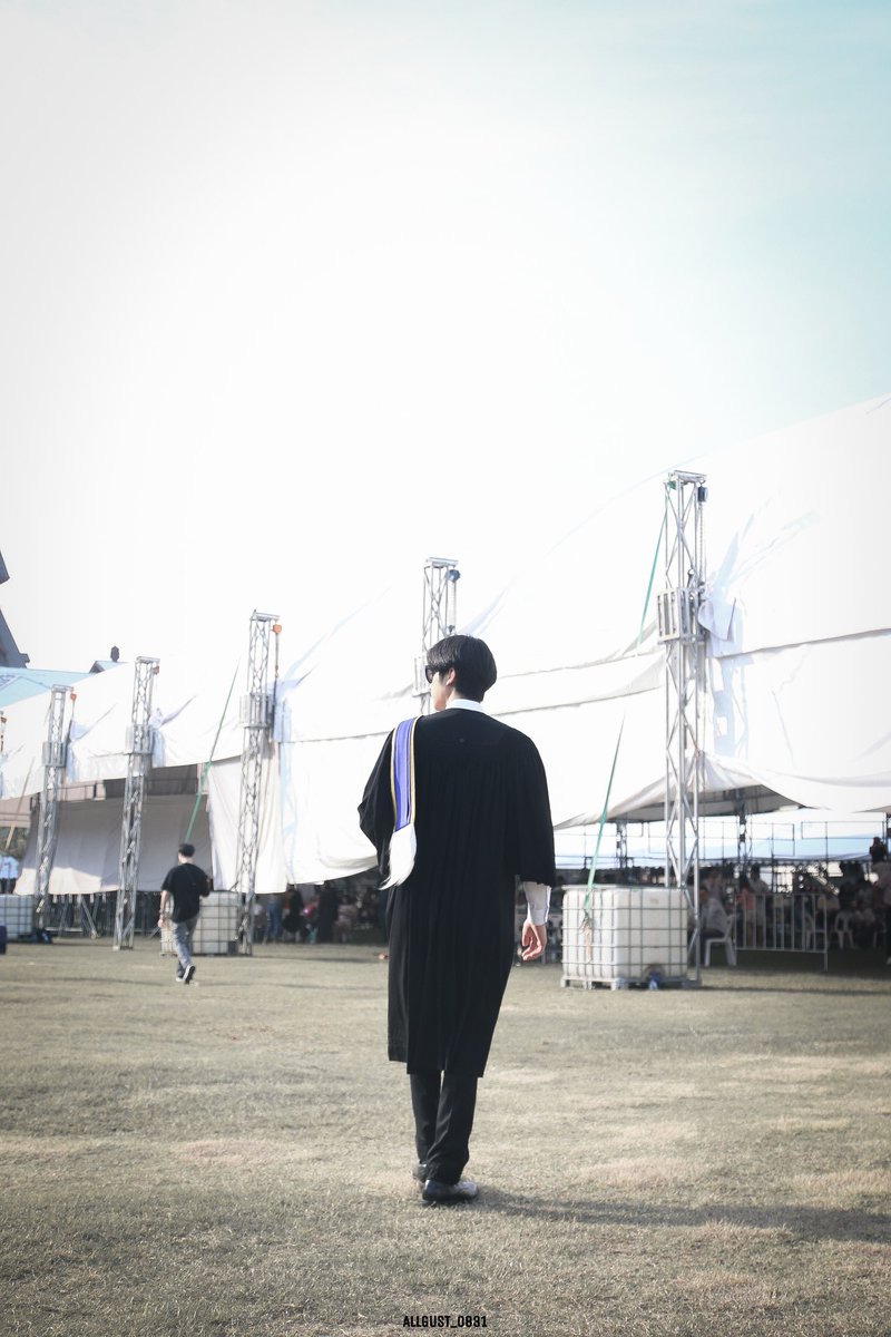 ยินดีกับทุกสิ่งที่ออกัสประสบความสำเร็จเสมอ

เราชอบเห็นออกัสก้าวไปข้างหน้า
เราชอบมองออกัสจากตรงมุมนี้

มันทำให้เราเห็นว่าออกัสเดินไปได้ไกลเท่าไหร่แล้ว

หวังว่าออกัสจะพัฒนาตัวเองและเดินไปได้ไกล
ไกล และไกลมากขึ้นไปอีก

ยินดีด้วยจริงๆนะ♥️

<a href="/AugustZu/">AugustVachiravit</a>
#aaugust007 #ทีมออกัส