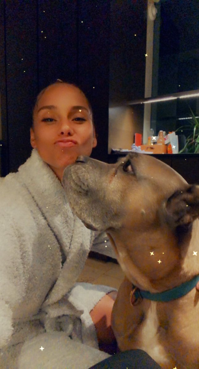 I swear I never thought I was a dog person. Now look at me... 😘😘😘💜💜💜 https://t.co/4JAZ6U0bnF