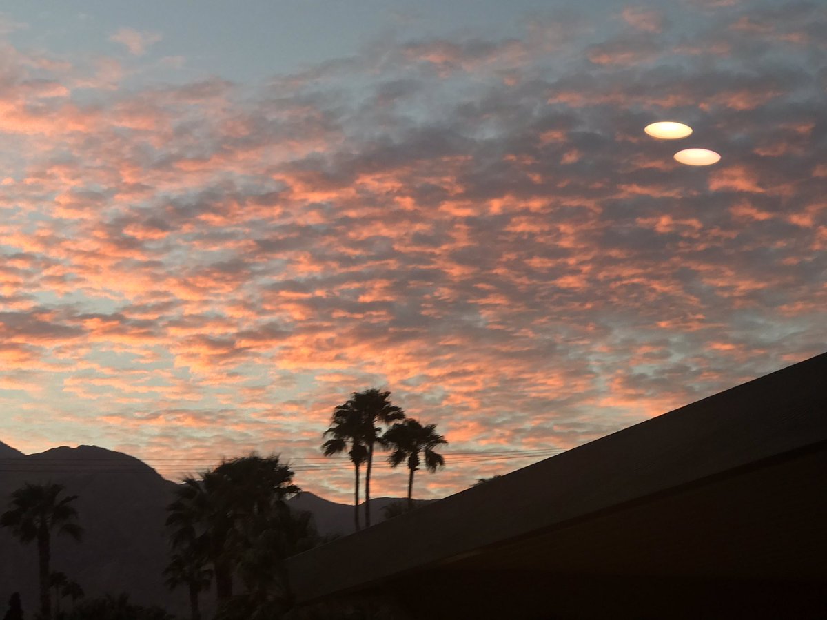DreamscapeInvst's tweet image. The view from our soon to be on the market property in Palm Springs. #flippinseniors  are at it again!