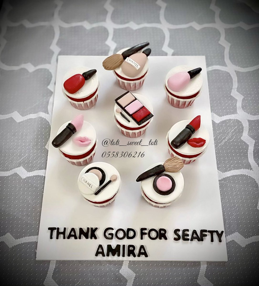 totisweettoti2's tweet photo. #cupcakes #makeupcake #anniversary #anniversarycupcakes #tart #love_cake https://t.co/df5fZIhpqQ
