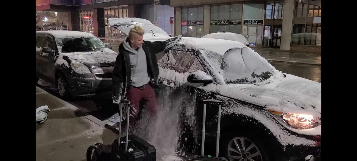VorosTwins's tweet photo. 🧊 𝗡𝗘𝗪 𝗩𝗟𝗢𝗚 𝗨𝗣!🧊

It snowed in October?!

We main event 2 shows for @rcw_wrestle, get recognized so much in the West Edmonton Mall, and have fun in the snow! 🥶❄

Watch Full Video: https://t.co/ONqEJlGSsN

RT &amp; SHARE! 👍👍 https://t.co/Mu9JZ9l7BY