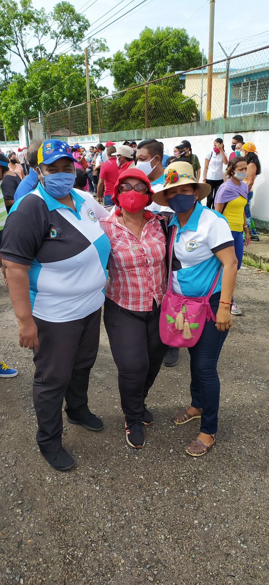 Escolar2018's tweet photo. Maquinaria educativa activa hoy en el gran simulacro electoral dónde esté 6 de Diciembre se elegirán los diputados que ocuparán un curul en la ASAMBLEA NACIONAL.
.
.

@damelischavezrangel 
@yamilybeatriz 
@omarprietogob 
@diosdadopsuv 
@partidopsuv 
@esp.jackelinlugo https://t.co/QH1IvUkHOL
