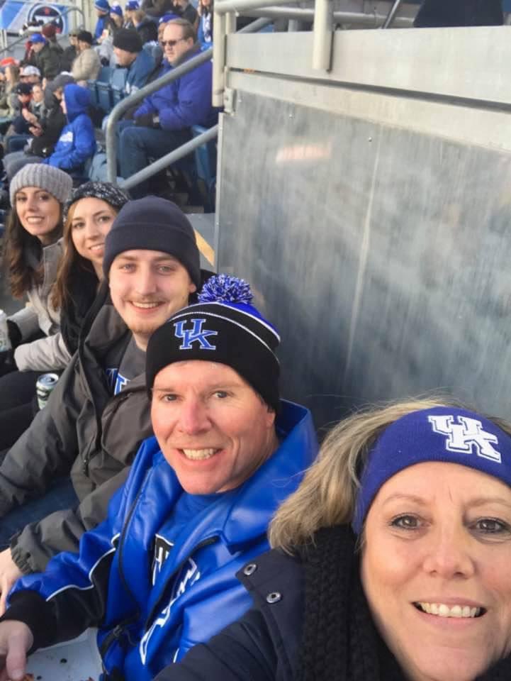 melissaknight96's tweet photo. My dads 2 favorite things: @MiamiDolphins and the Kentucky Wildcats @KentuckyMBB @UKFootball as he enters the last few months of his life fighting stage 4 prostate cancer, it would mean the world to him to have a shout-out of encouragement from these teams. Please RT! https://t.co/JOLRkYFVVg