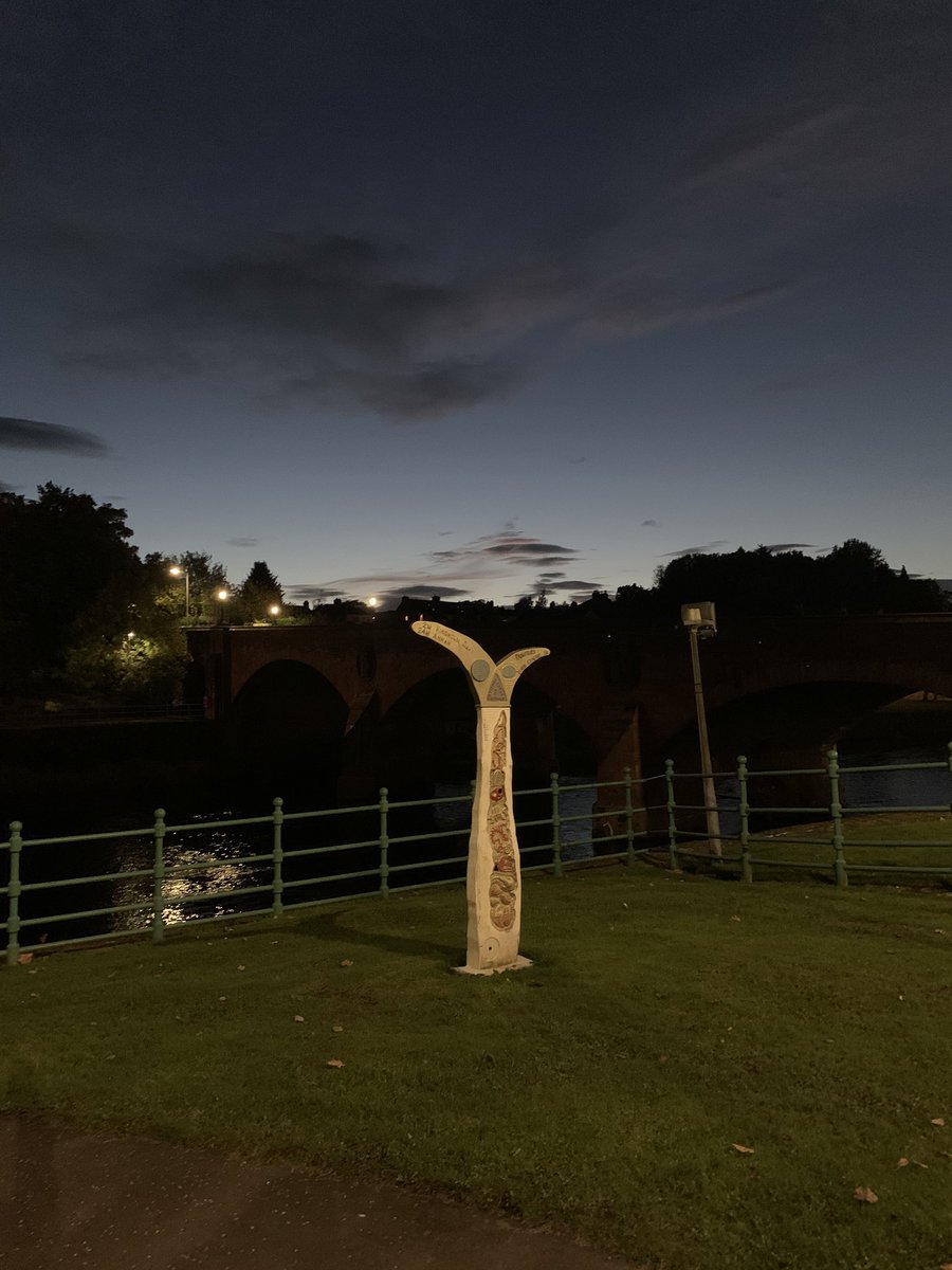 AndreaStenton23's tweet photo. Been too dark for many pics on our walks recently, here’s a few from last week. Looking really autumnal now in #dumfries #rivernith #dockpark #devorgillabridge https://t.co/oFAgH8kBUB