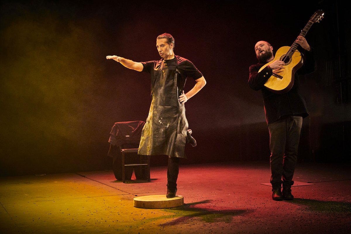 FestivalAvignon's tweet photo. | #SDA20 | EN LIGNE | Retour en image sur le spectacle Mellizo Doble de @Israel_Glv et @ElcheNinode au Théâtre Benoît-XII. 📷Christophe Raynaud de Lage
https://t.co/YayrRka4o2 https://t.co/7h1muNrMqF
