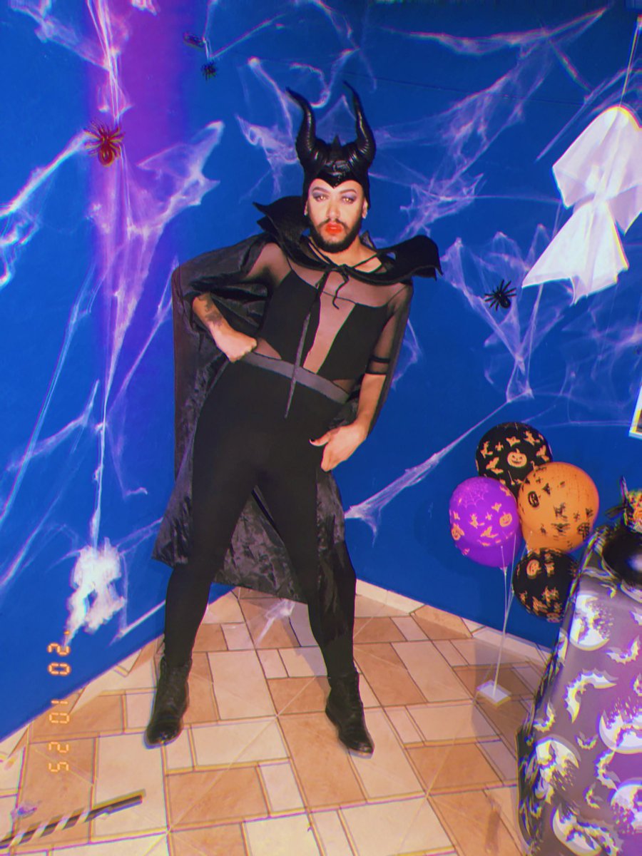 mamahfire's tweet image. ladies and gentlemen ,maleficent 🤘🏾🖤 #LGBTQoftwitter