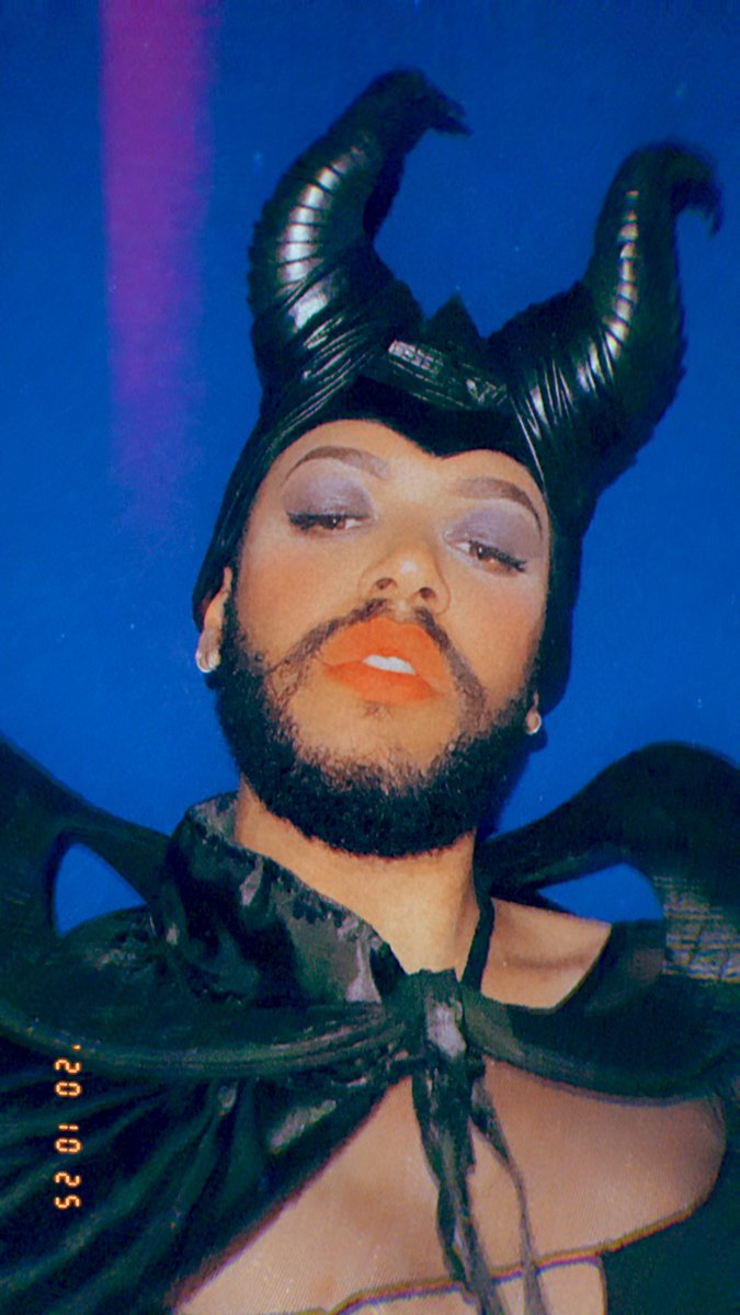 mamahfire's tweet image. ladies and gentlemen ,maleficent 🤘🏾🖤 #LGBTQoftwitter
