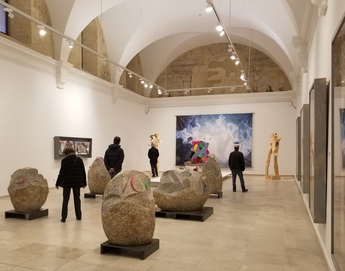 thegabarron's tweet photo. First day of the exhibition ”Gabarrón, humanist of colors” and it is a joy to see the Patio Herreriano Museum with so many people that they even wait to enter the rooms due to the limitation by covid
#UN75 #ONU75 #Valladolid #MAECgob #ShapingOurFuture
#gabarron #gabarronUN https://t.co/Yf8NfANEJo