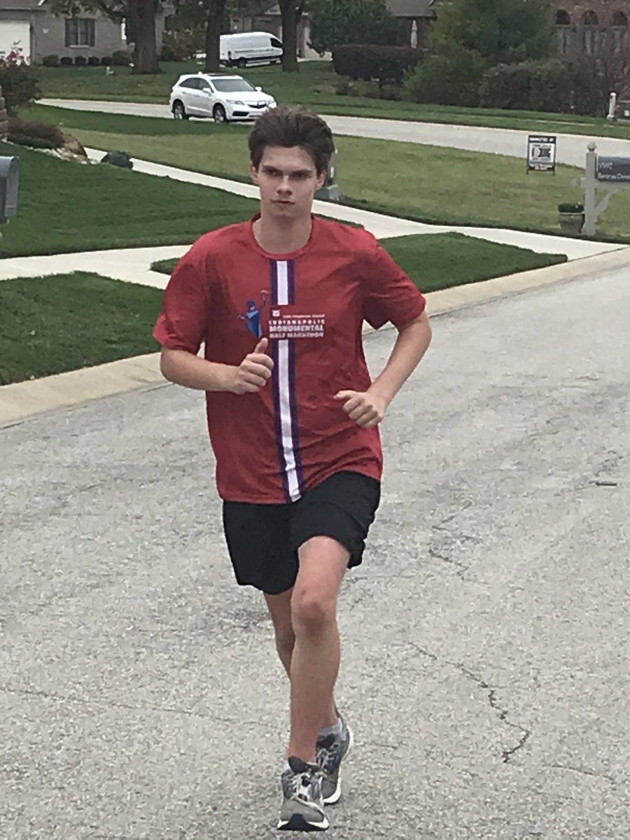 RobRueff's tweet photo. Dad can’t get out but I can for my 8 miles #runchat #indyvirtualchallenge #bemonumental #enjoytheprocess #raisethebar #dowork #relentlesslypursue #aimhigh #improveeveryday #sundayrun #findsomerunhappy #commit #trainhard #nohumanislimited #teamgrit #beuncommon #runyourloop https://t.co/LEXEptW0yS