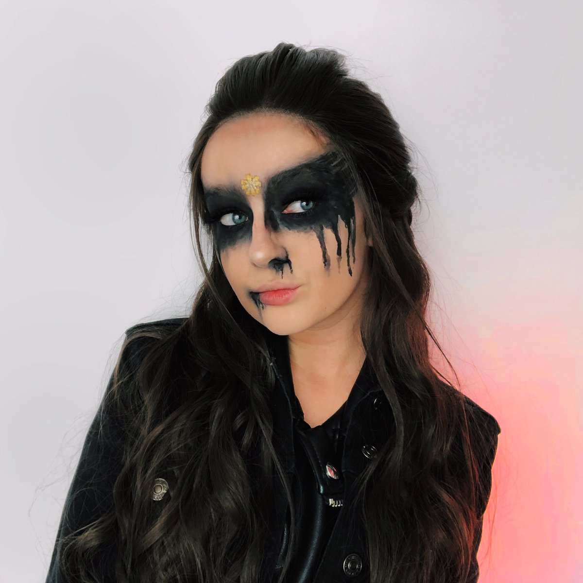 MaevaGermanotta's tweet photo. « Maybe life should be about more than just surviving. » Voilà enfin le #GetTheLookWithMaeva du mois d’Octobre avec @ultimeventz! Aujourd’hui j’ai décidé de refaire Lexa de The 100 🖤🗡⚙️. Pour le tuto vidéo on se retrouve ici:
https://t.co/o6nhnfhHkg #The100 https://t.co/yc1lyRzcQ7