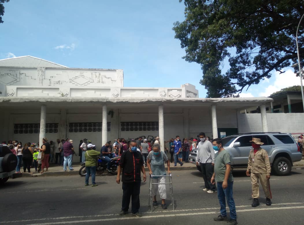 #InassAlDía | Nuestros abuelos y abuelas residente del Centro del #INASS <a href="/CasaTriaje/">INASS-CasaTriaje</a> y su personal asistencial, participan activamente en el #SimulacroAN2020 para el rescate de la Asamblea Nacional. 
#LaFamiliaQueProtege
<a href="/NicolasMaduro/">Nicolás Maduro</a> <a href="/Maga_Vina/">Magally Viña</a> <a href="/pestana_jl/">José Pestana</a> <a href="/PresidencialVE/">Prensa Presidencial</a>