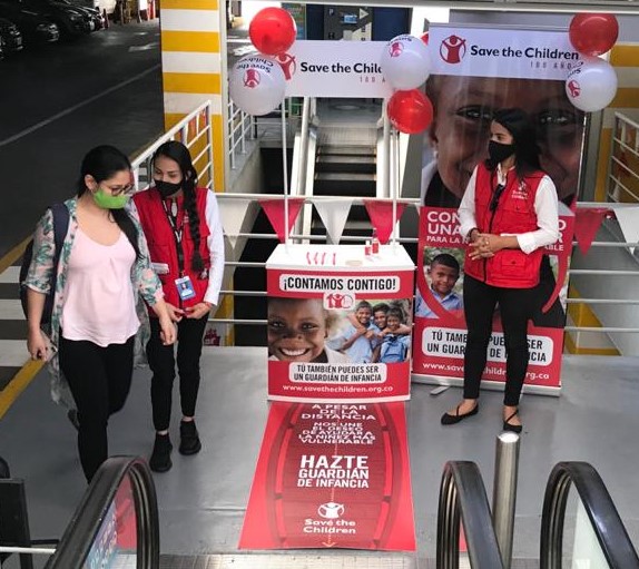 savechcolombia's tweet photo. ¡Sé el cambio! Únete como #GuardiánDeInfancia. Encuéntranos ahora en #Cali en el Centro Comercial Palmetto. #HastaElÚltimoNiñoYNiña
.
Be the change! Join as #ChildGuardian. Find us at #Cali in Palmetto https://t.co/ykhdjs8kEH