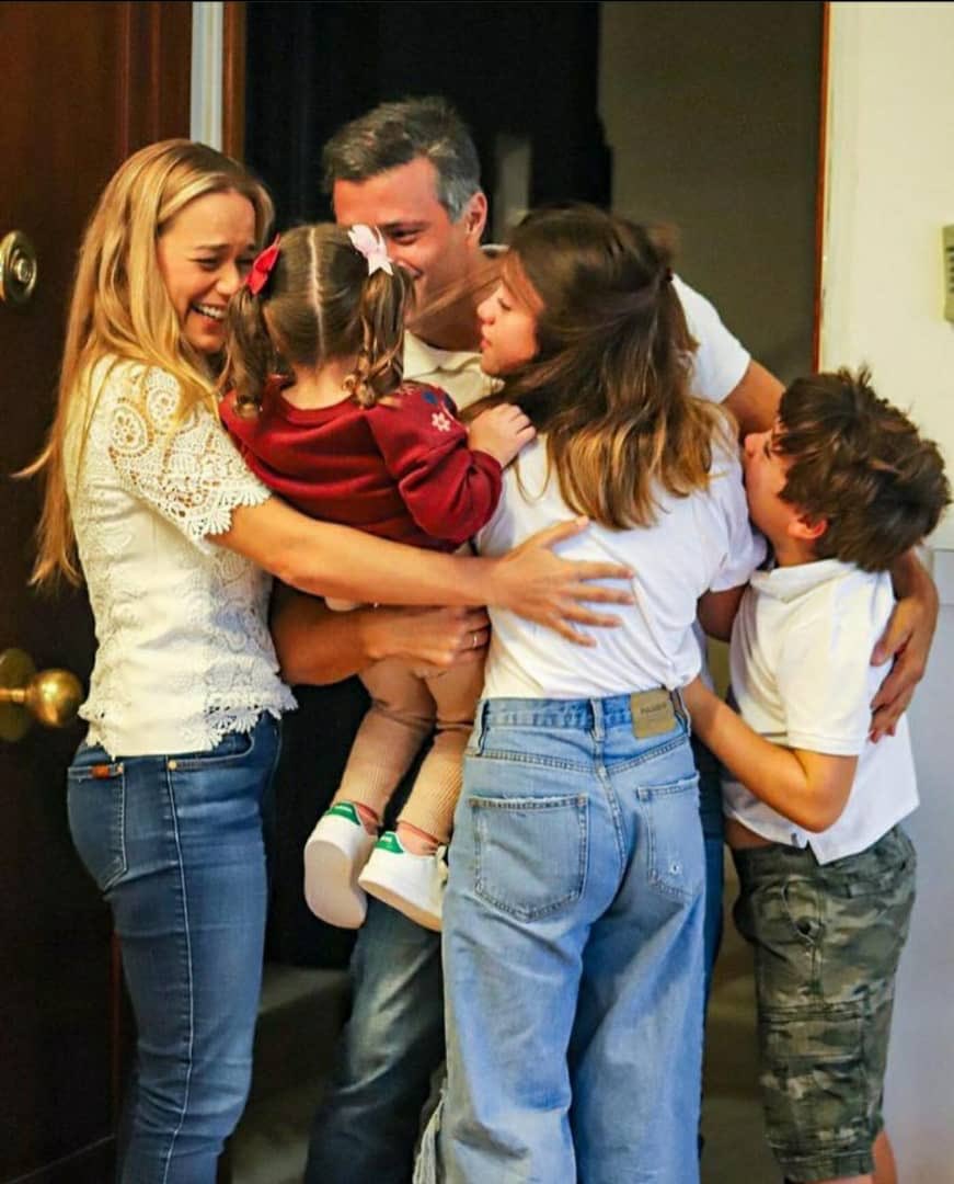 ManuelRiveraB's tweet photo. #FotoDelDia , grande líder @leopoldolopez !!! https://t.co/7Bu1jzm3fh