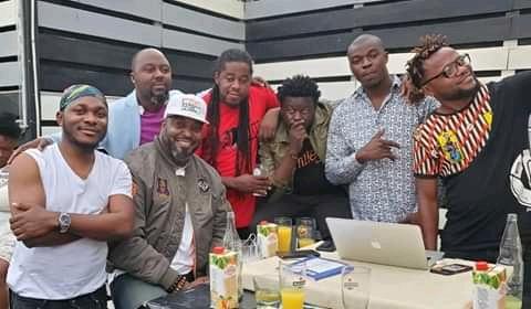 PEOPLE: Suite à la tragédie et l'assassinat de huit enfants dans une école à Kumba,le rappeur KROTAL et l'humoriste Valérie Ndongo se joignent à Maahlox,Dynastie Le Tigre, X Zafrane et Petit Malo pour revendiquer un retour de la paix dans les régions du Sud-ouest et du Nord-ouest