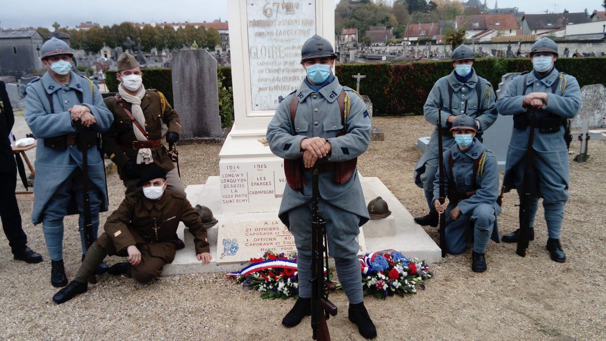 Hommage à nos soldats du 67 et 267 RI au cimetière de <a href="/soissons/">Ville de Soissons</a>, restauration des monuments par des jeunes du chantier de réinsertion et <a href="/soissonnais1418/">soissonnais1418</a> Avec <a href="/Eperon132/">Eperon 132</a>