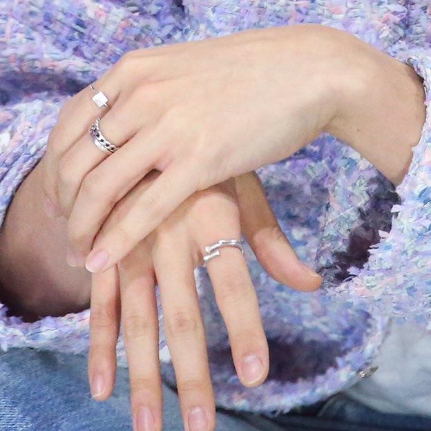 hourlyseokseok's tweet photo. long thread of 2seok's dainty hands @BTS_twt https://t.co/Fy7tsTnjNb