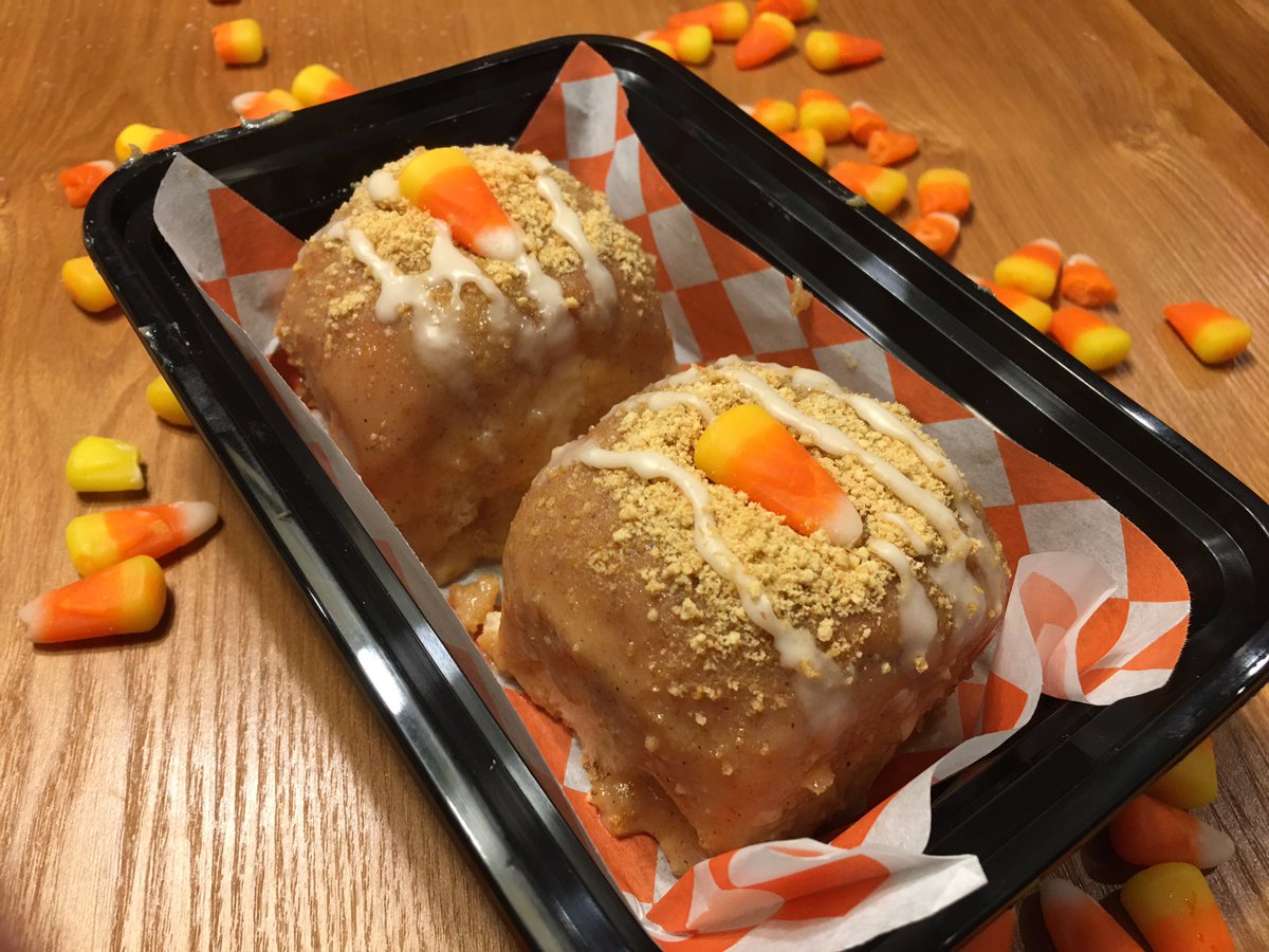 lgyee3's tweet photo. @cairnbeer today 3-7 Pono Sweet Rolls - Fall Edition will be on the truck (Hawaiian style roll baked with spiced pumpkin cream and topped with our maple glaze 😋)
#ponoplates #ponoplatesfoodtruck #hawaiianplatelunch #livepono https://t.co/ObdHLOpkla
