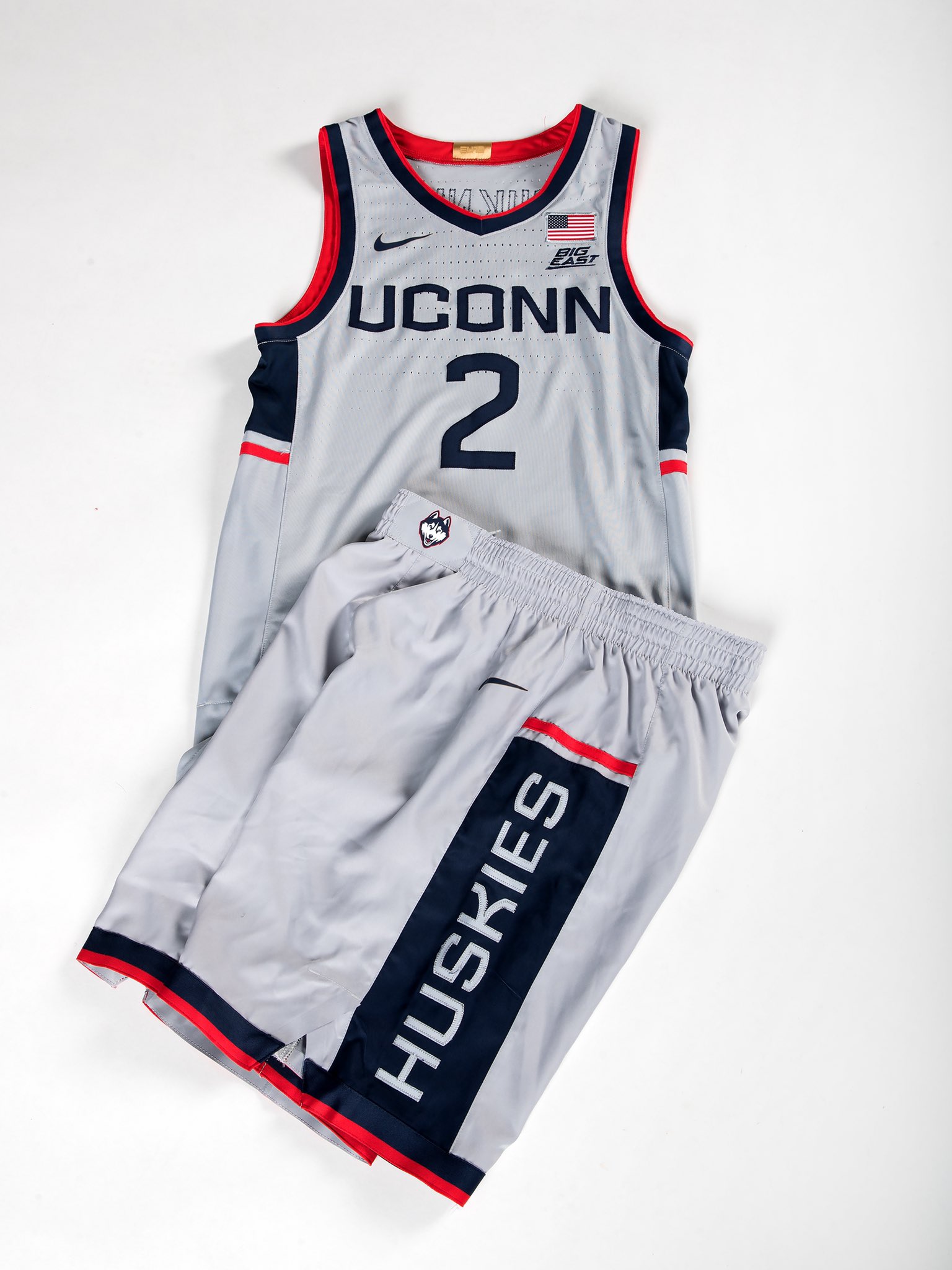 19nine UConn Huskies Men's Reversible Basketball Practice Jersey S