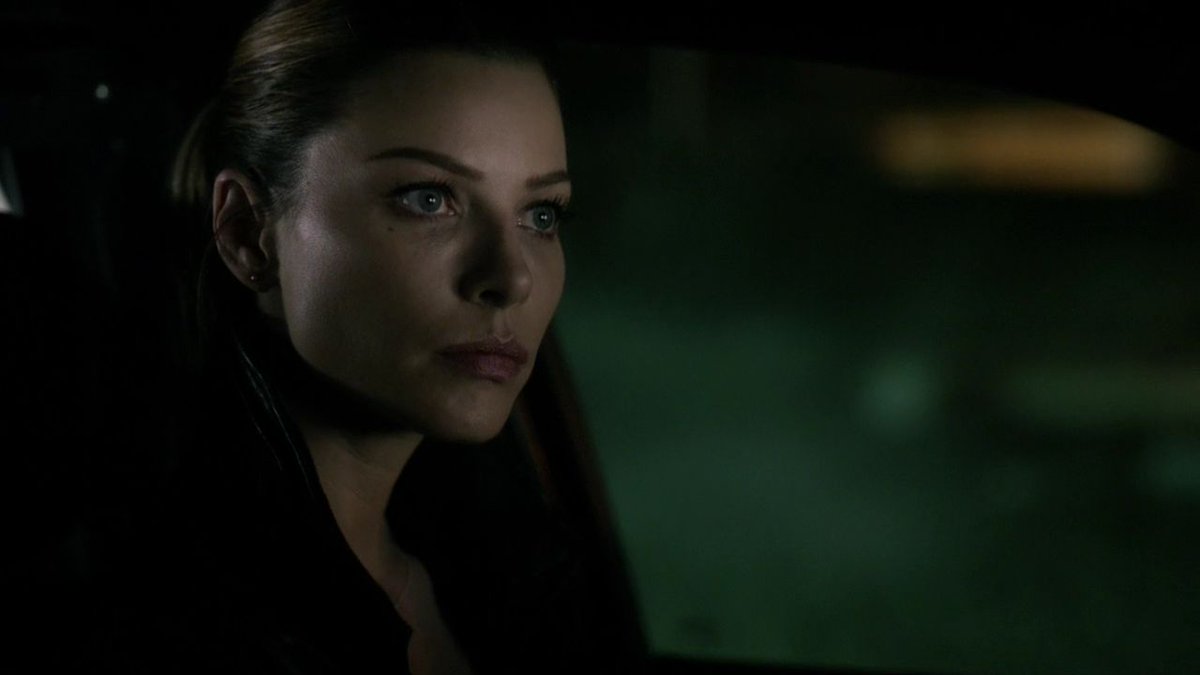 1x06 Favorite Sonno proper shots of chloe w gun here either but lucifer in love <33