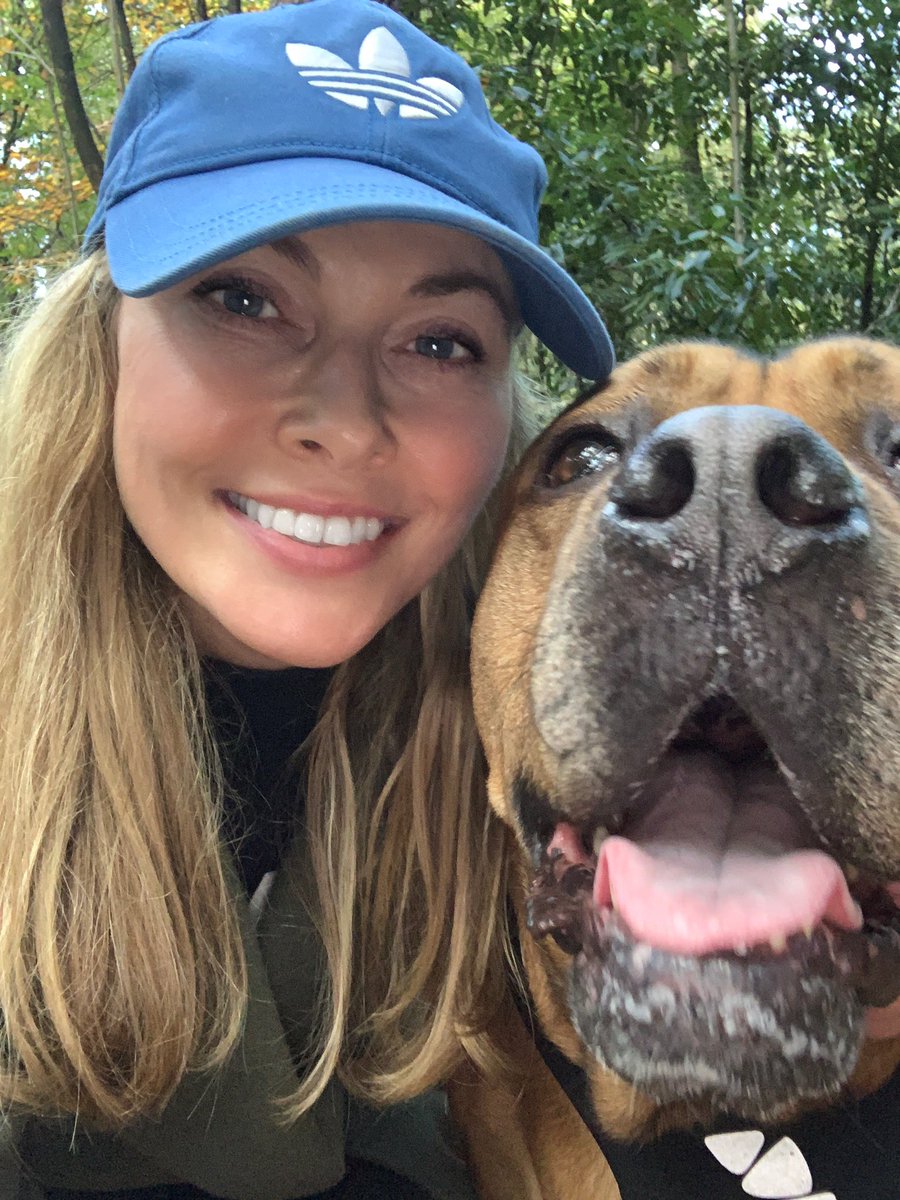 LinetteBeaumont's tweet photo. 🐶💓Autumn walk with my favourite fella! He’s been poorly lately, I’m so happy #Thankful he’s feeling better! Big hugs to you from me and Stan❤️ https://t.co/2OtEafh0EH