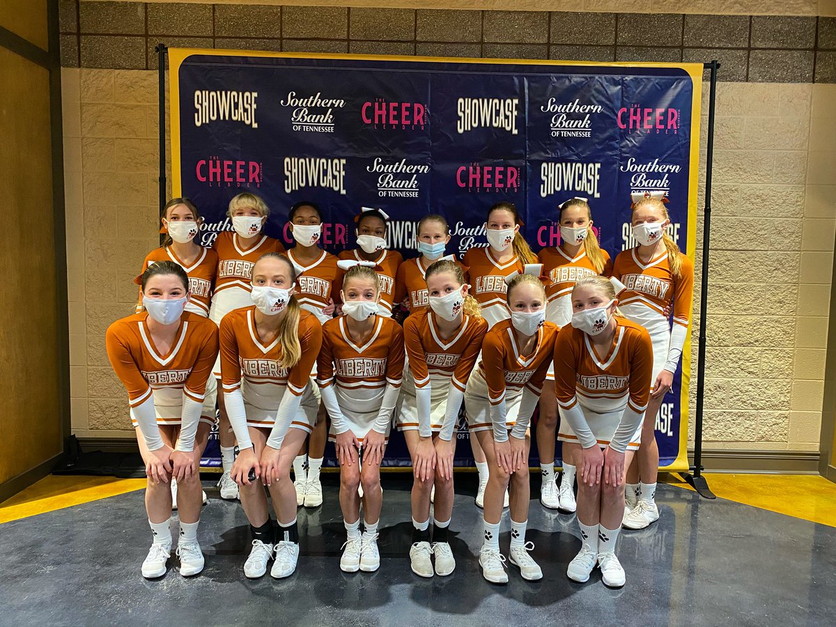 lmscompcheer tweet media