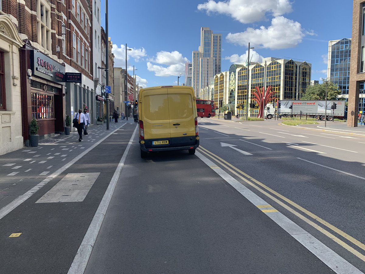 Darcy180's tweet photo. @VeloBasket @newhamcyclists @MPSRTPC @TfL @WeAreCyclingUK Everyone’s at it😂 https://t.co/hL8gyNybz1