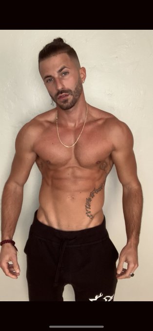 7 spots left at 50% off my ONLYFANS😘 link in bio🙈 https://t.co/5ccwUUL73b<a href="/tag/sub"class="tags"><span>#sub</span></a>