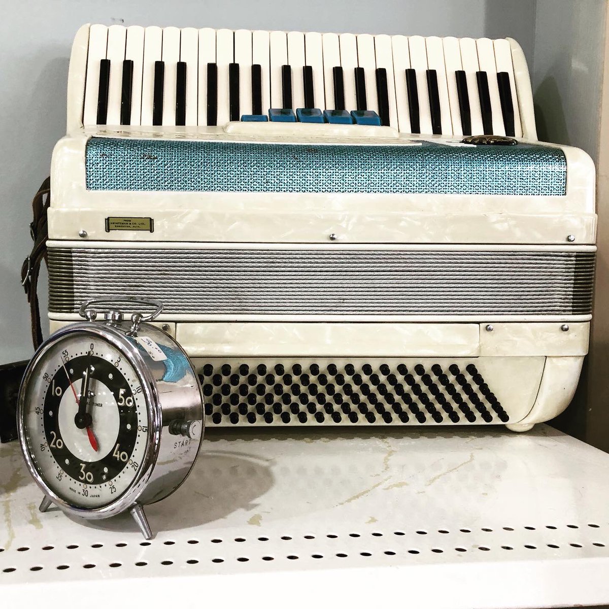 visitnanton's tweet photo. The Market on Main in Nanton is a fabulous shop for seeking out unusual items. Their motto is Something Old, Something New, Something Fabulous For You! Right now they have a huge selection of new handmade quilts. @TownofNanton #smallbusinessweek https://t.co/ZhtXozxOHH