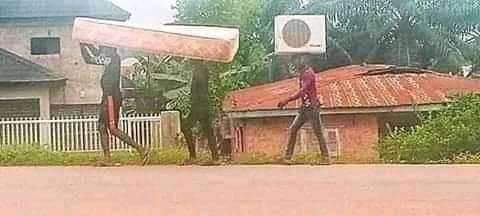 enzo_uzor's tweet photo. #EndSars the SARS in YOU.
#NotTooYoungToSteal https://t.co/7DVbV7ROn8
